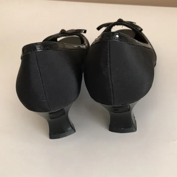 Life Stride Stylish Black Peep-Toe Flats. Size 8 M - Picture 2 of 9